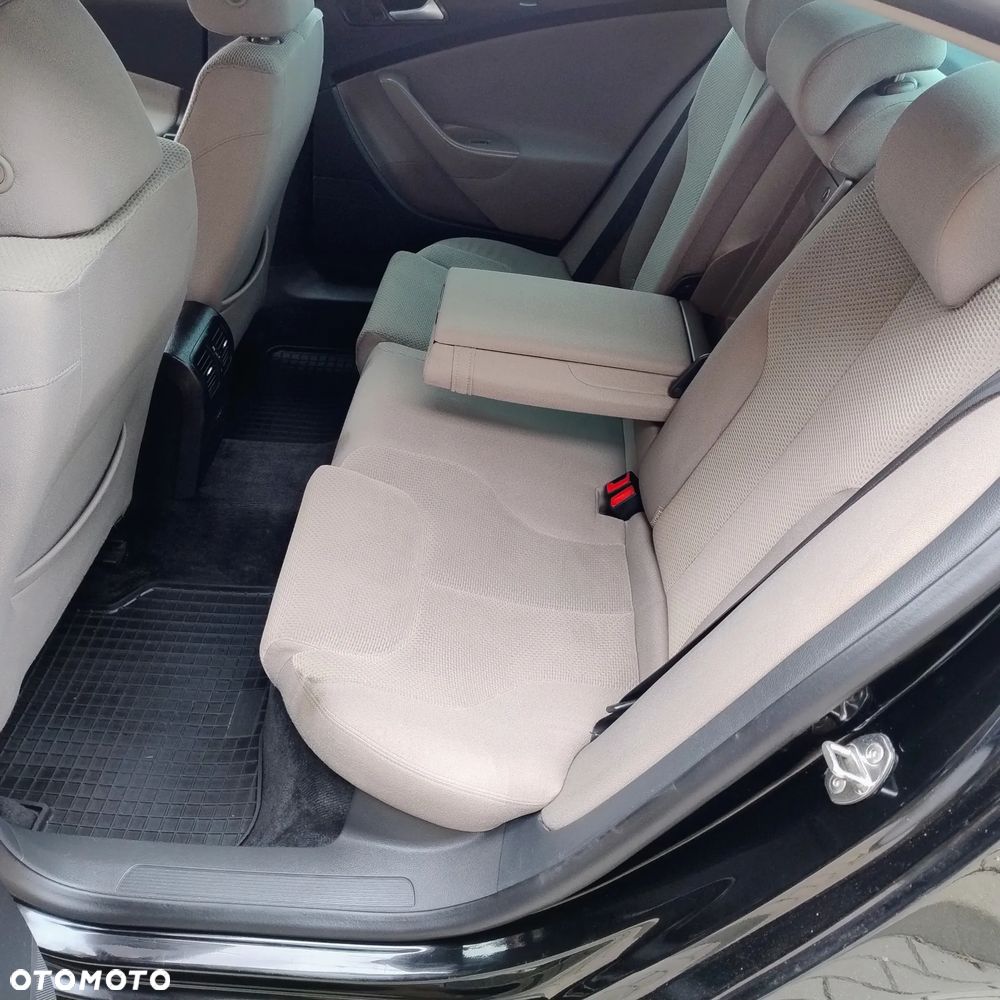 Volkswagen Passat - 29