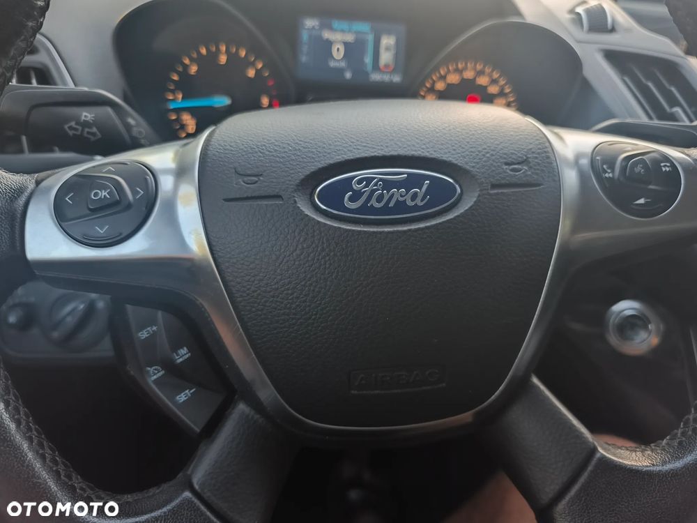 Ford Kuga - 16