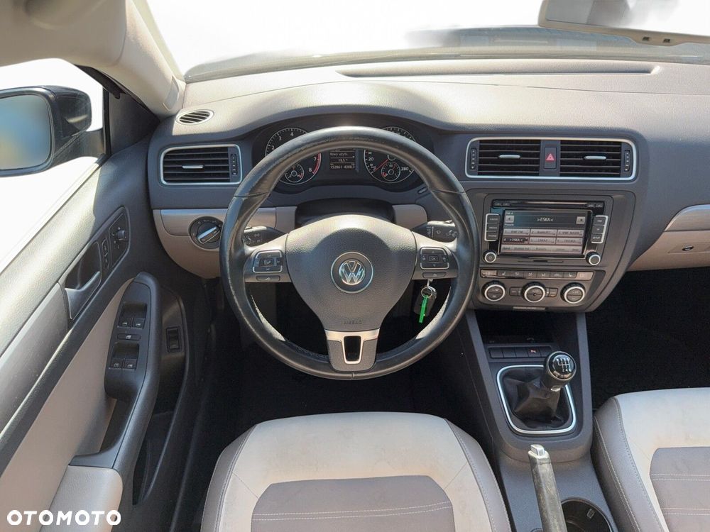 Volkswagen Jetta 1.4 TSI Comfortline - 22