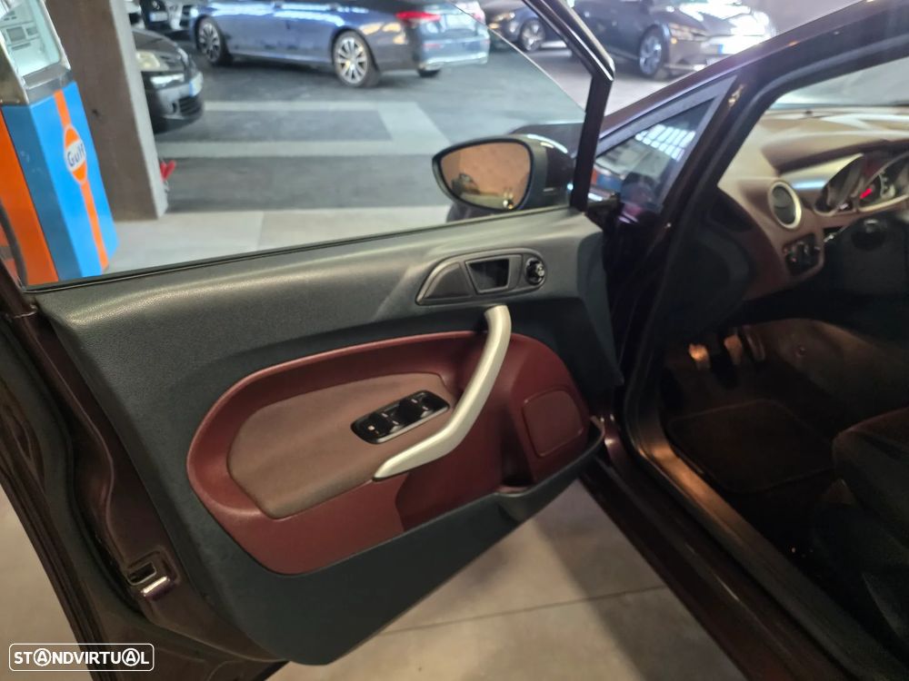 Ford Fiesta 1.6 TDCI Titanium - 22