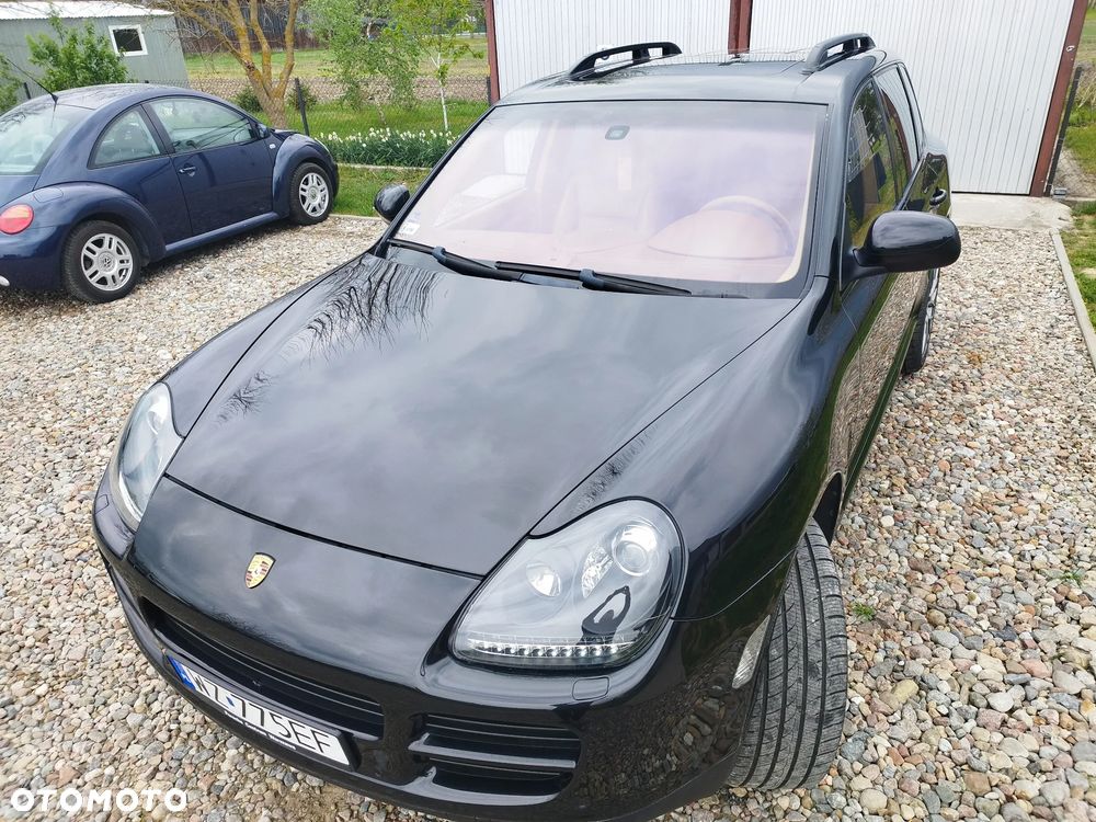Porsche Cayenne - 1