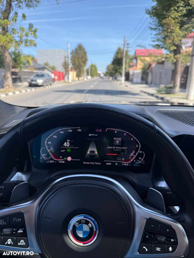 BMW Seria 3 330e AT PHEV - 39