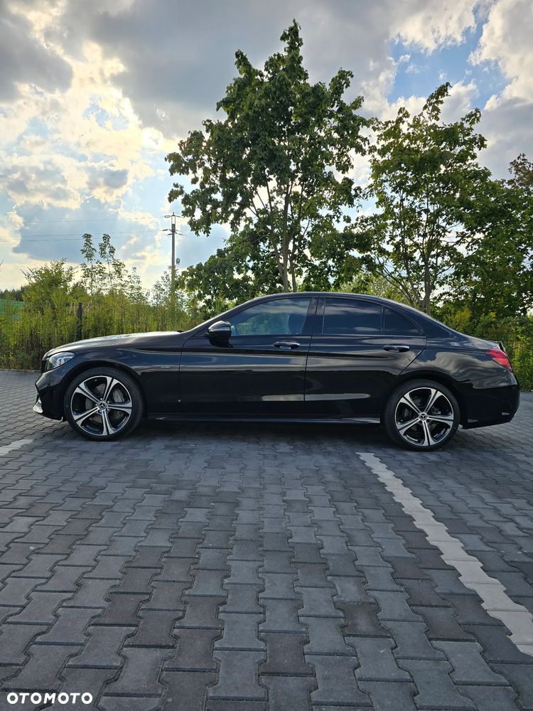 Mercedes-Benz Klasa C 300 e 9G-TRONIC - 35