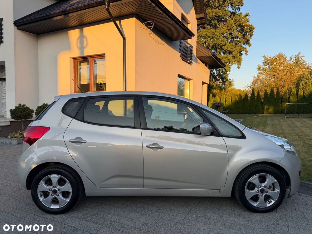 Kia Venga - 8