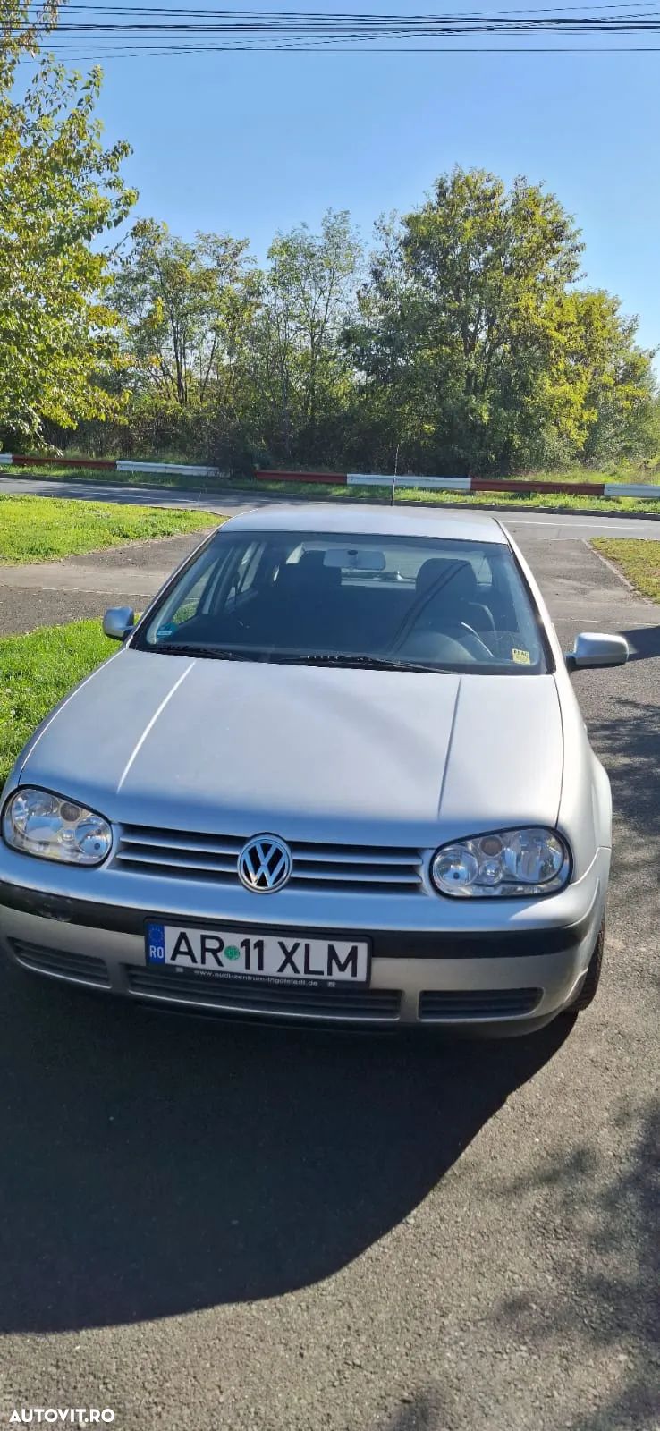 Volkswagen Golf - 1