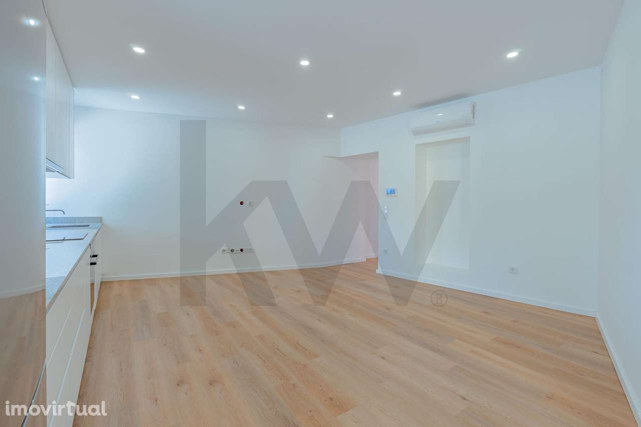 Moradia Térrea T2 Totalmente Remodelada no Coração de Arrifana ! - Grande imagem: 5/16