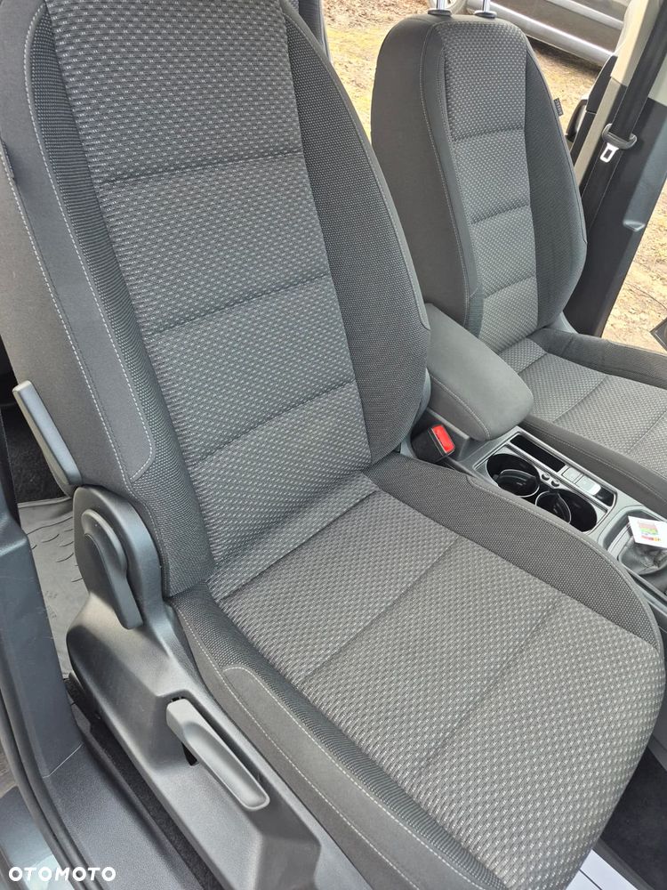 Volkswagen Touran 2.0 TDI SCR (BlueMotion Technology) DSG Comfortline - 13
