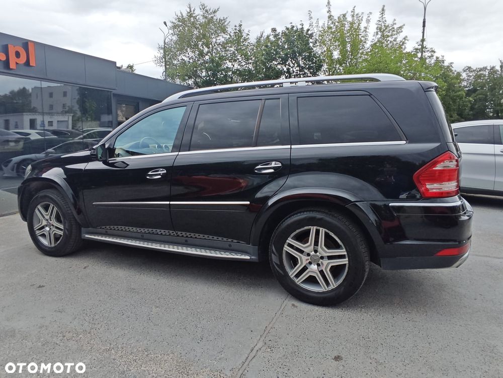 Mercedes-Benz GL 500 4Matic 7G-TRONIC - 8