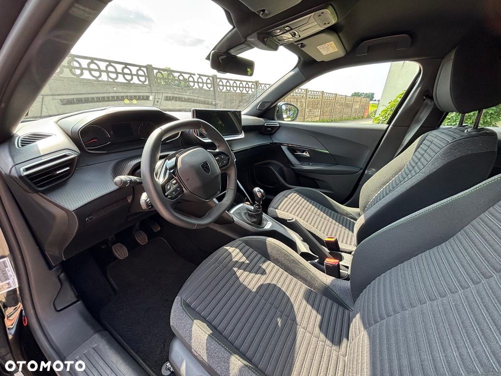 Peugeot 2008 1.2 PureTech Active Pack S&S - 17