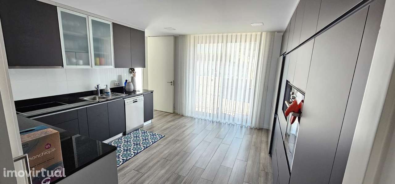 Moradia de Luxo Contemporânea – Onde o Design Encontra o Conforto - Grande imagem: 3/41