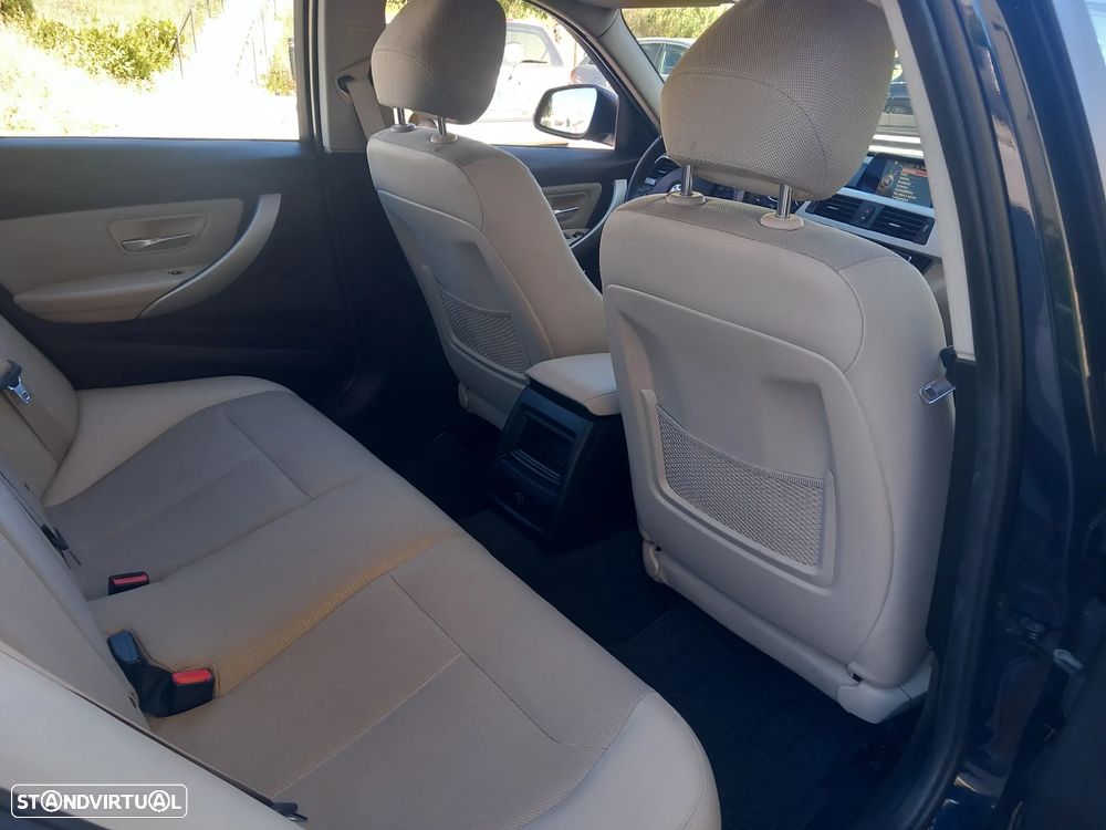 BMW 320 d Line Sport - 9