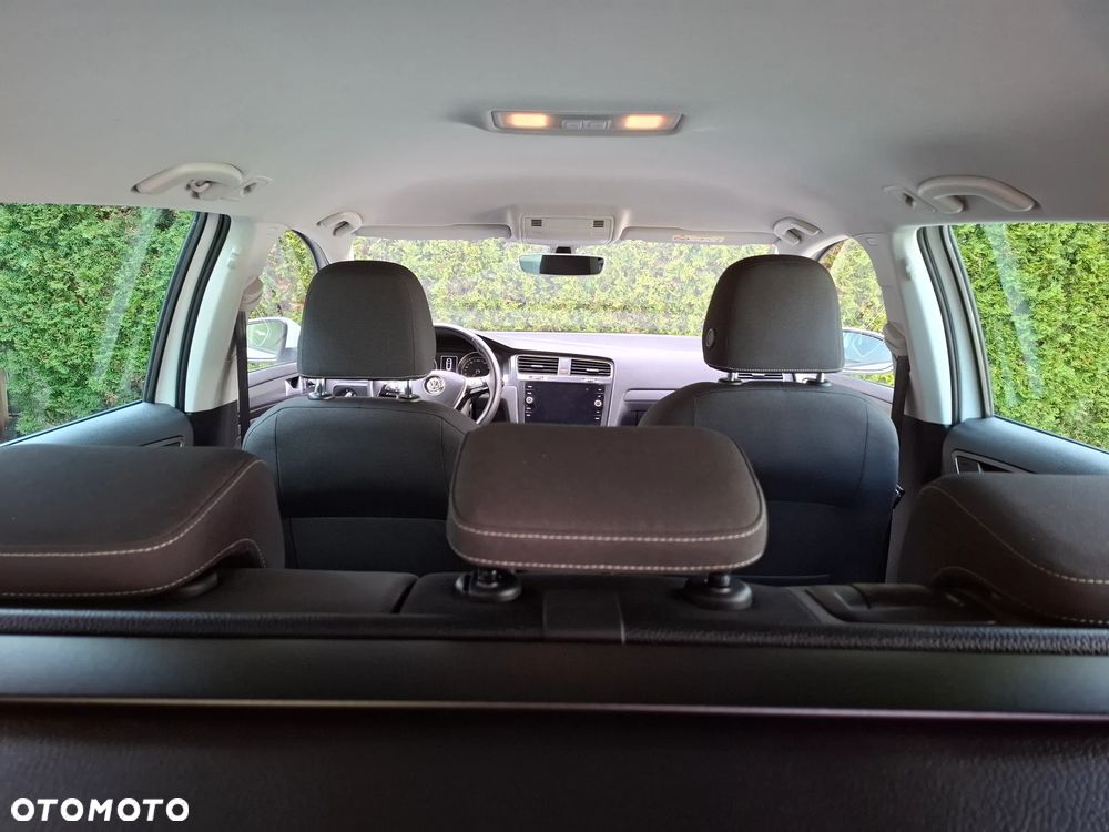 Volkswagen Golf 1.5 TSI OPF R-Line - 22