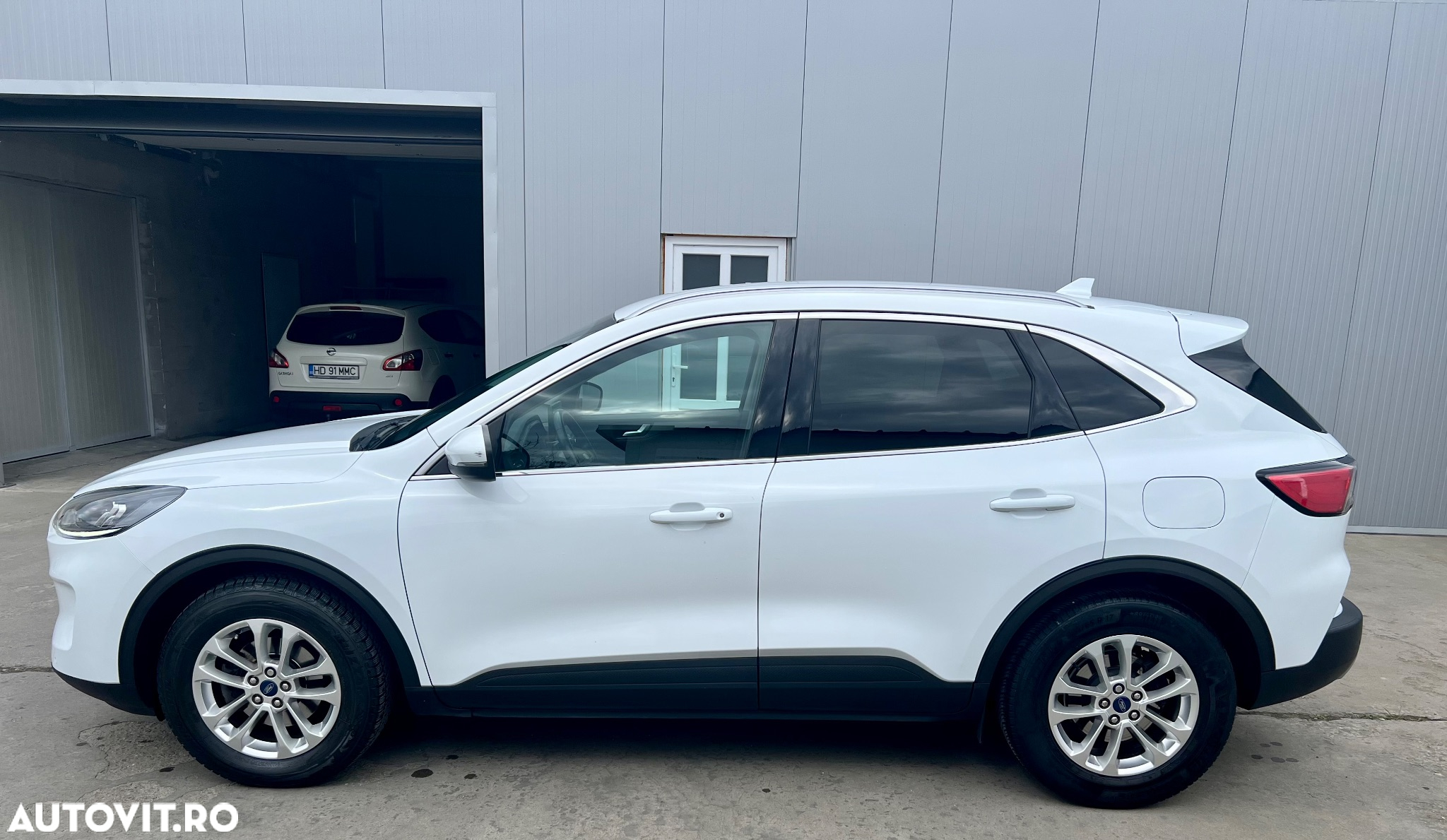 Ford Kuga 2.0 EcoBlue Hybrid TITANIUM - 8