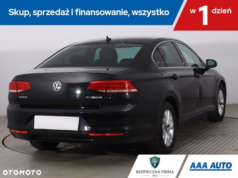 Volkswagen Passat - 7