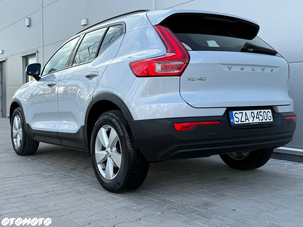 Volvo XC 40 T2 Momentum Core - 4
