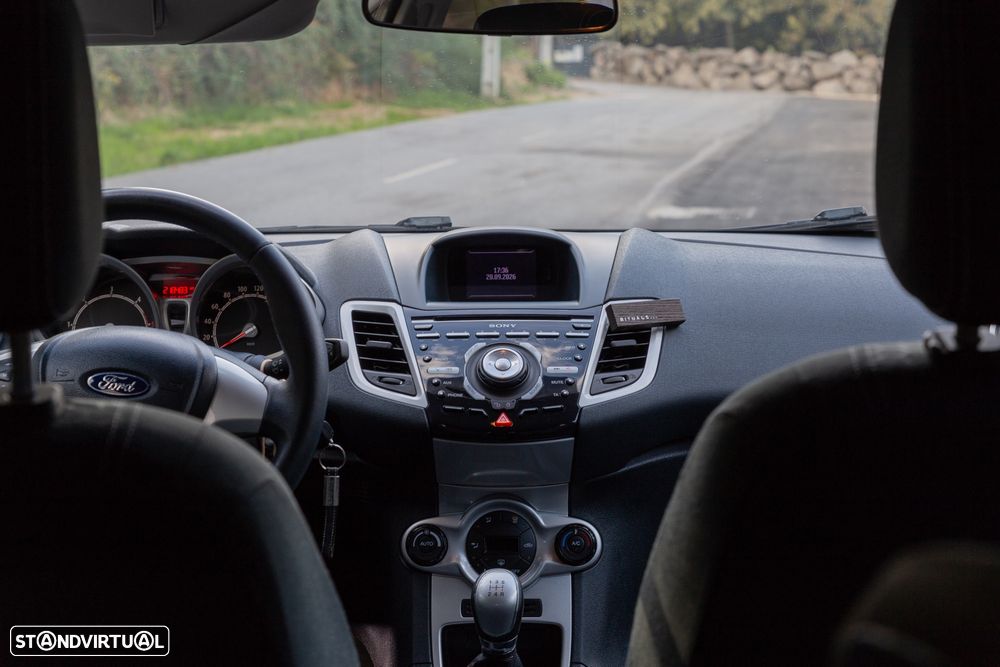 Ford Fiesta - 15