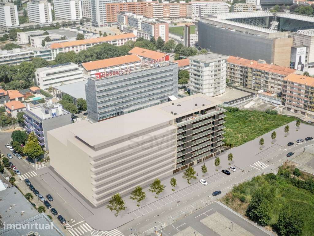 Apartamento T3 com varanda e garagem fechada - Boavista/Foco - Grande imagem: 4/7