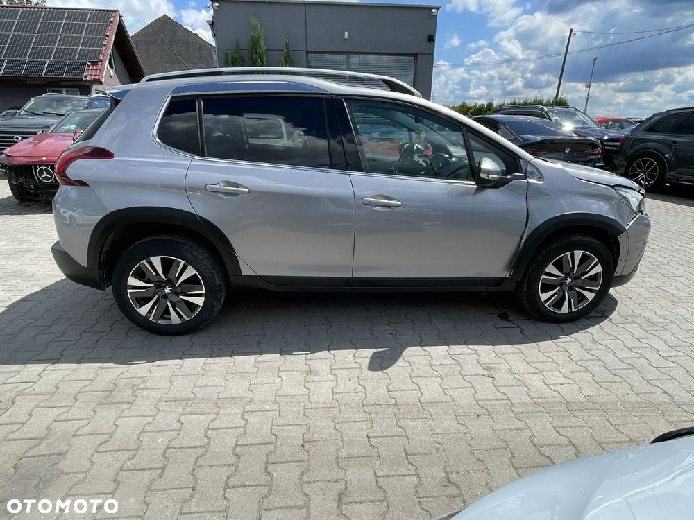 Peugeot 2008 PureTech 110 GPF Stop&Start EAT6 Allure - 4