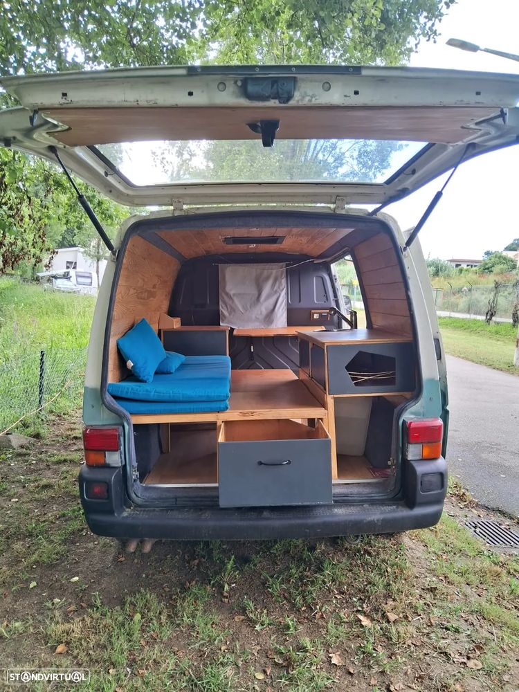 VW Transporter 2.4 D Kombi Duo - 1