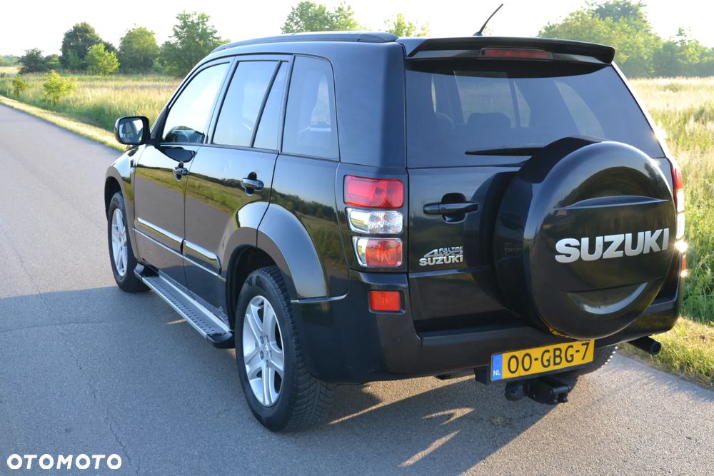 Suzuki Grand Vitara 2.0 De luxe - 12