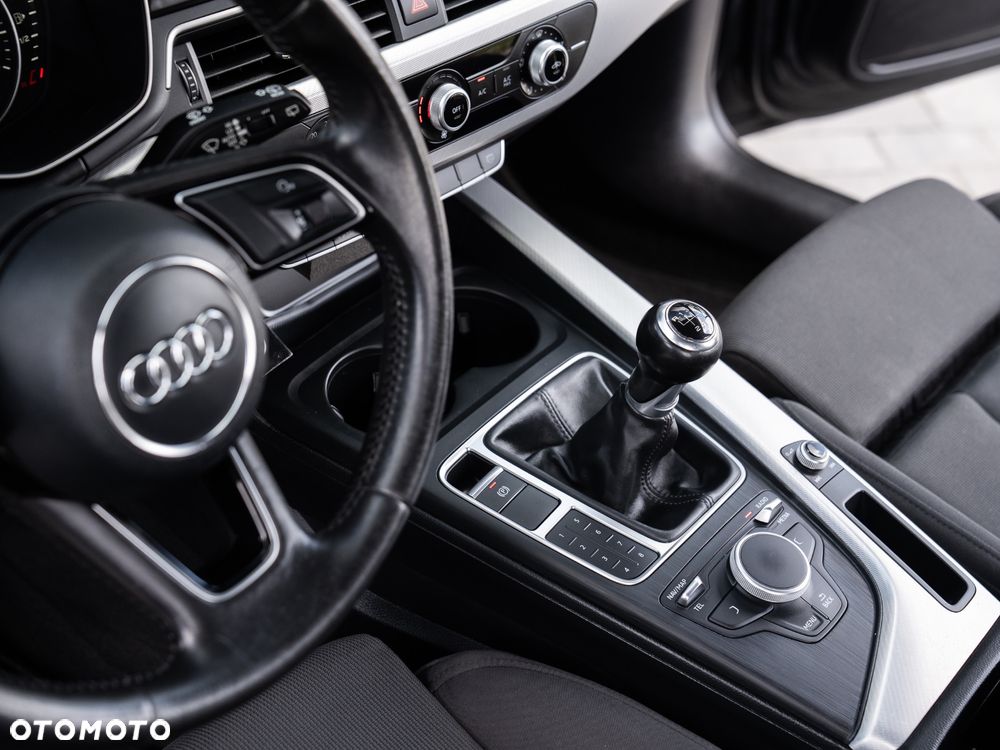 Audi A4 Avant 2.0 TDI DPF S line Sportpaket - 38