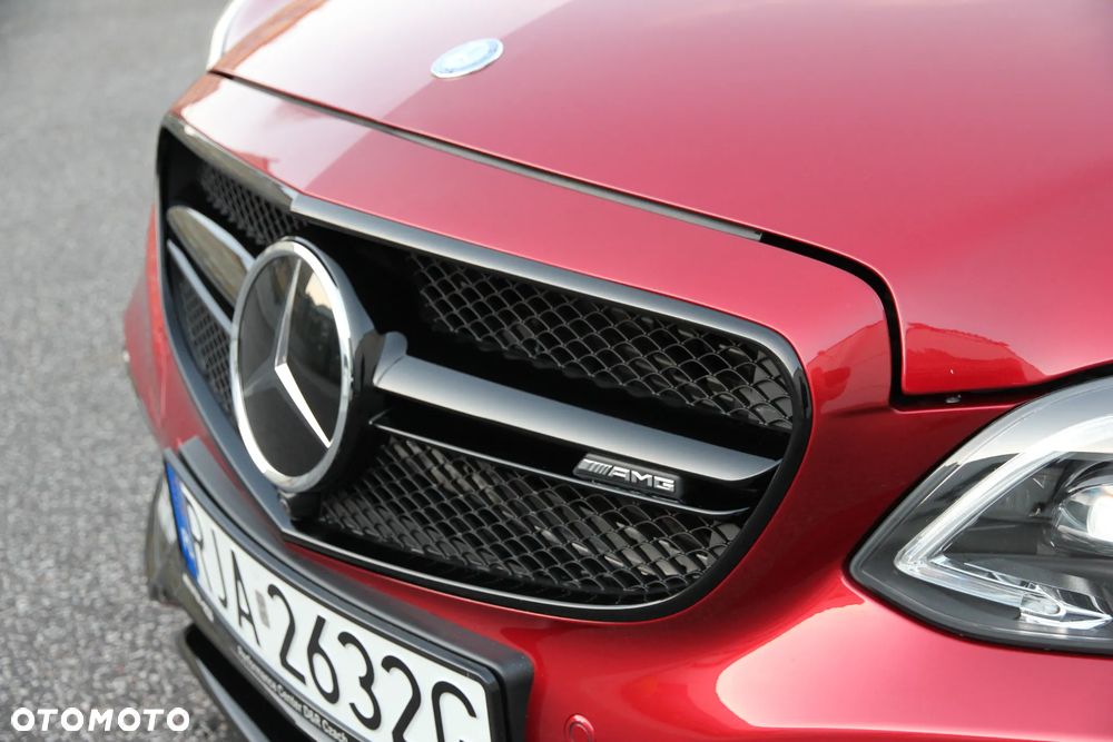 Mercedes-Benz Klasa E 63 AMG S 4-Matic - 11