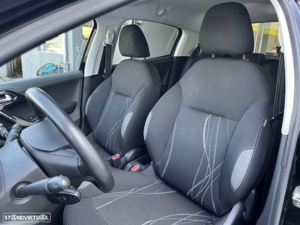 Peugeot 208 82 VTI Style - 10