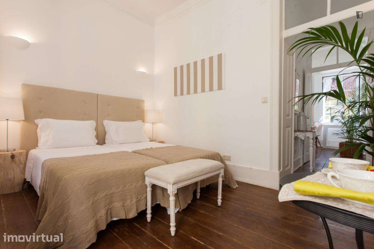 Apartamento com 3 quartos - localizado em Princípe Real Lisbon - Grande imagem: 2/26