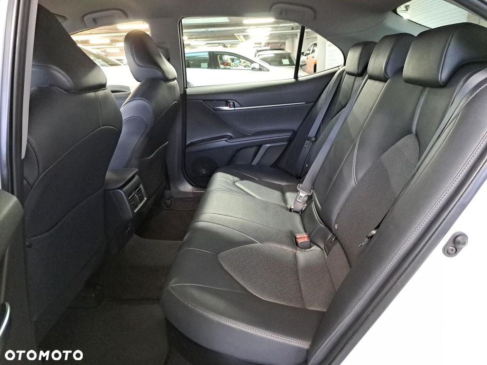 Toyota Camry 2.5 Hybrid Executive CVT - 12