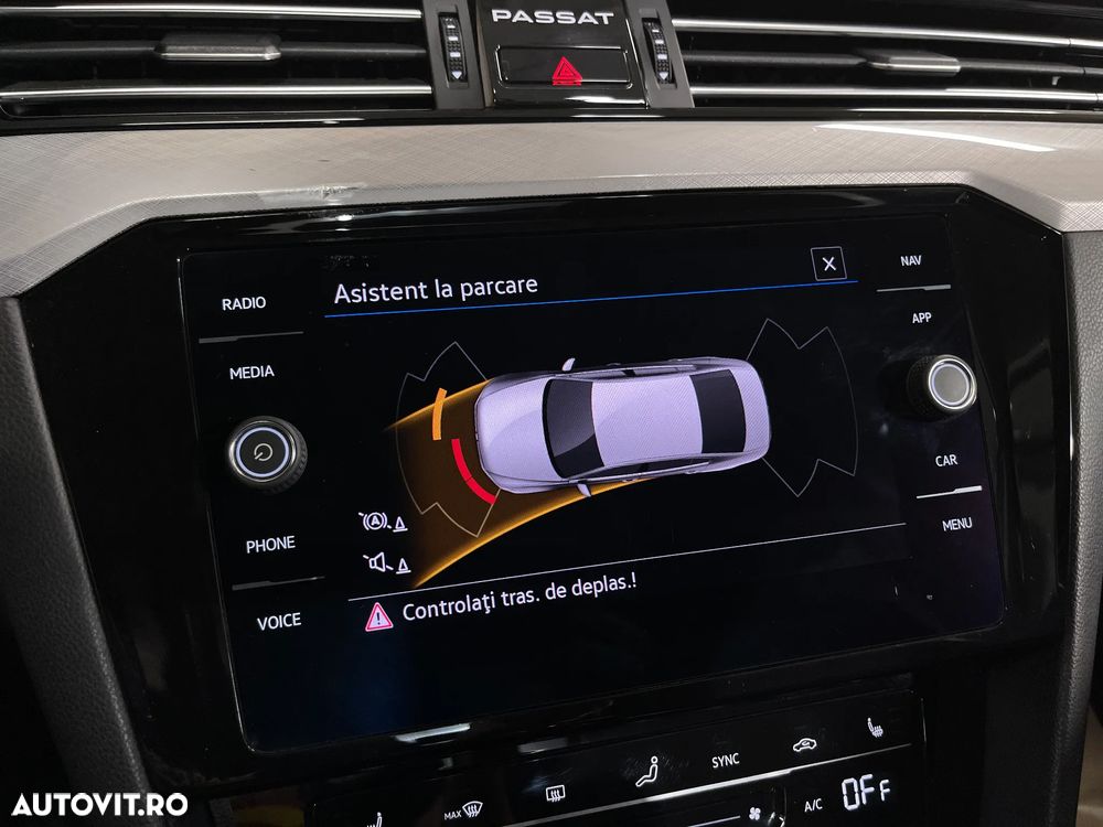 Volkswagen Passat 2.0 TDI Comfortline - 14