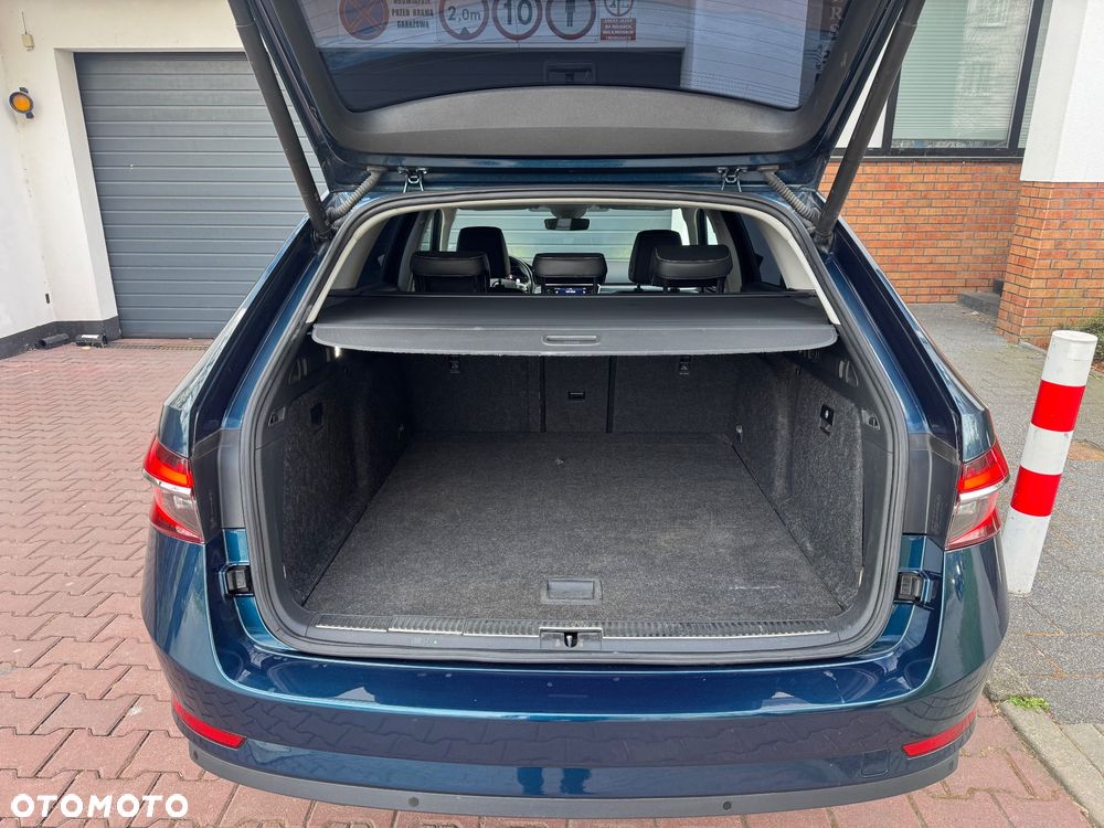 Skoda Superb 2.0 TDI DSG Premium Edition - 18