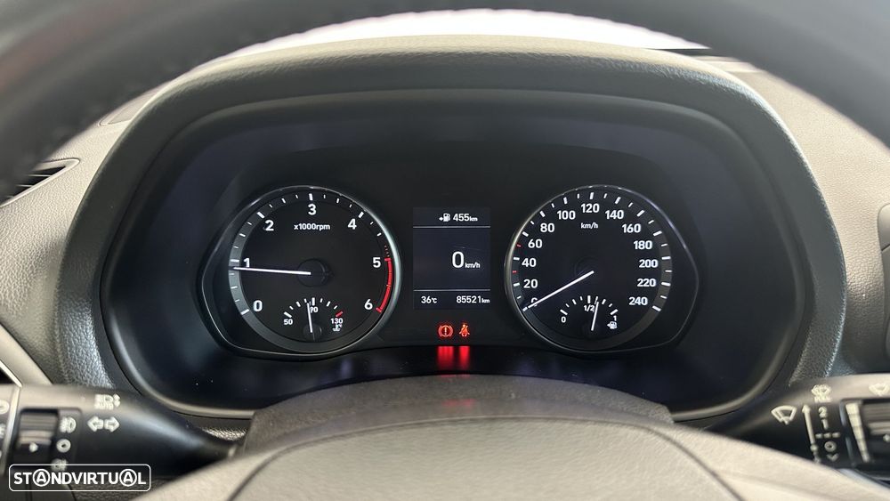 Hyundai i30 SW 1.6 CRDi Blue Comfort Auto AC+J17 - 12