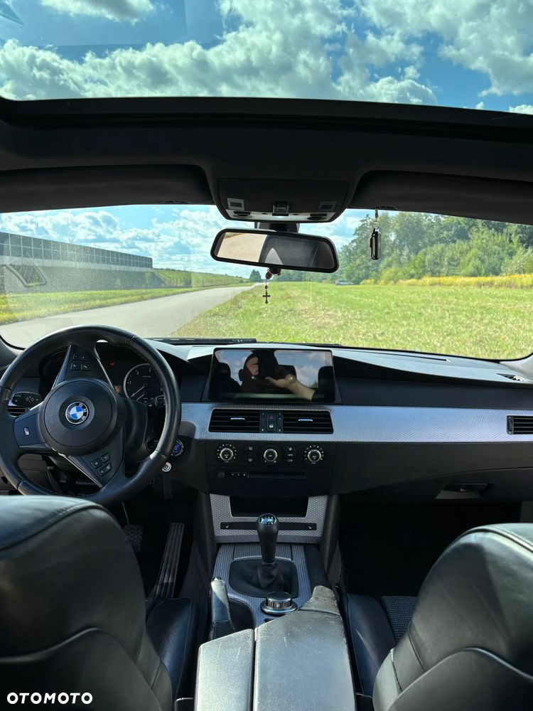 BMW Seria 5 525d - 12