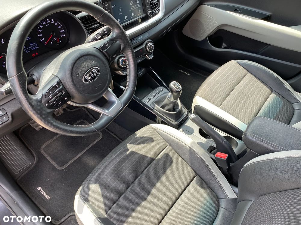 Kia Stonic 1.4 L - 11