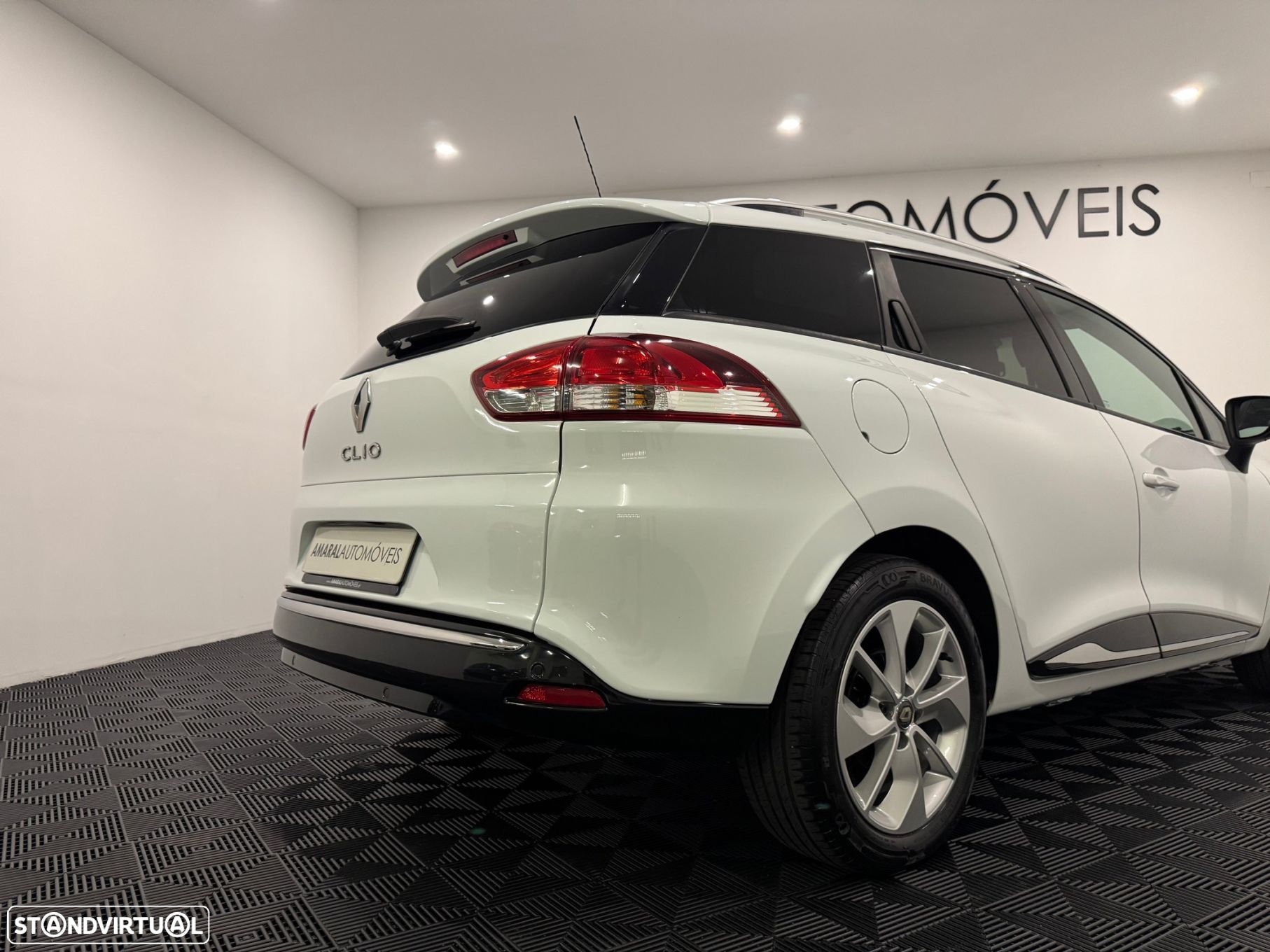 Renault Clio Sport Tourer 0.9 TCe Limited - 22