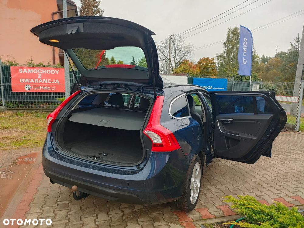 Volvo V60 D3 Geartronic Momentum - 28