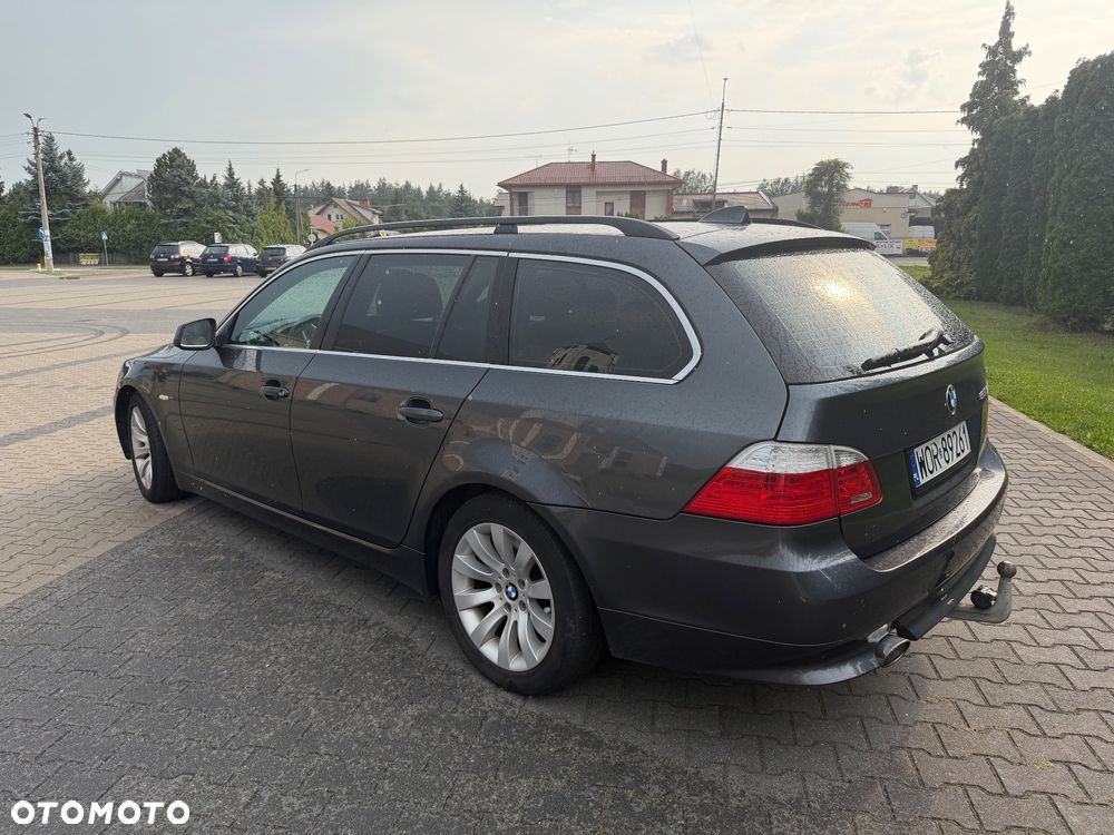 BMW Seria 5 520i - 11