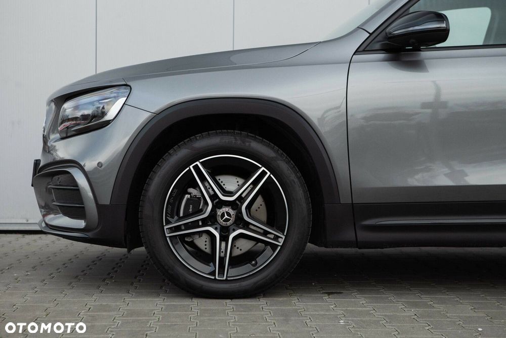 Mercedes-Benz GLB - 13