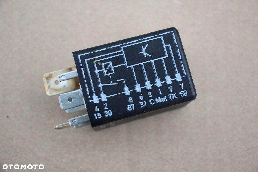 Przekaźnik POMPY PALIWA VW AUDI SEAT SKODA 1J0906383B nr 409 - 4