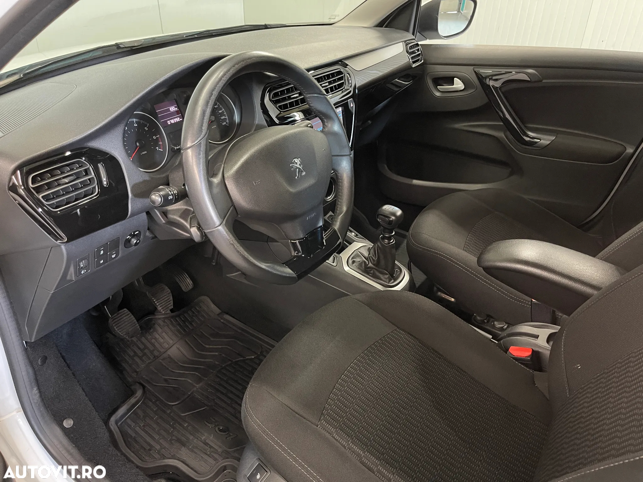 Peugeot 301 1.5 BlueHDI FAP Active - 5