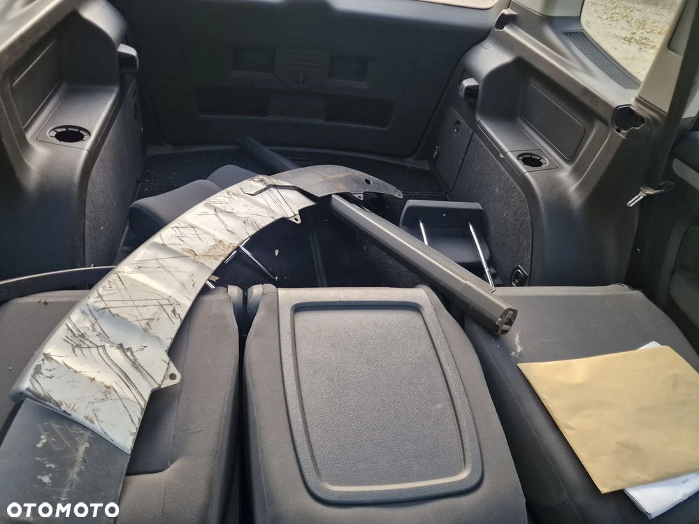 Volkswagen Touran 2.0 TDI DPF BlueMotion Technology DSG MATCH - 17