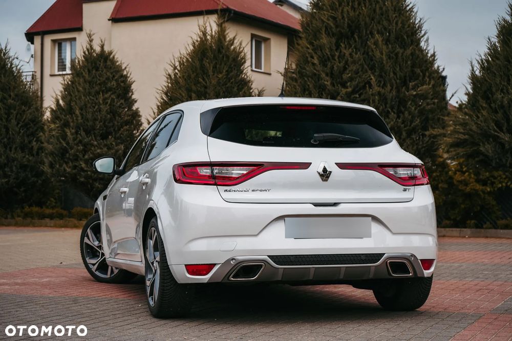 Renault Megane ENERGY TCe 205 EDC GT - 13