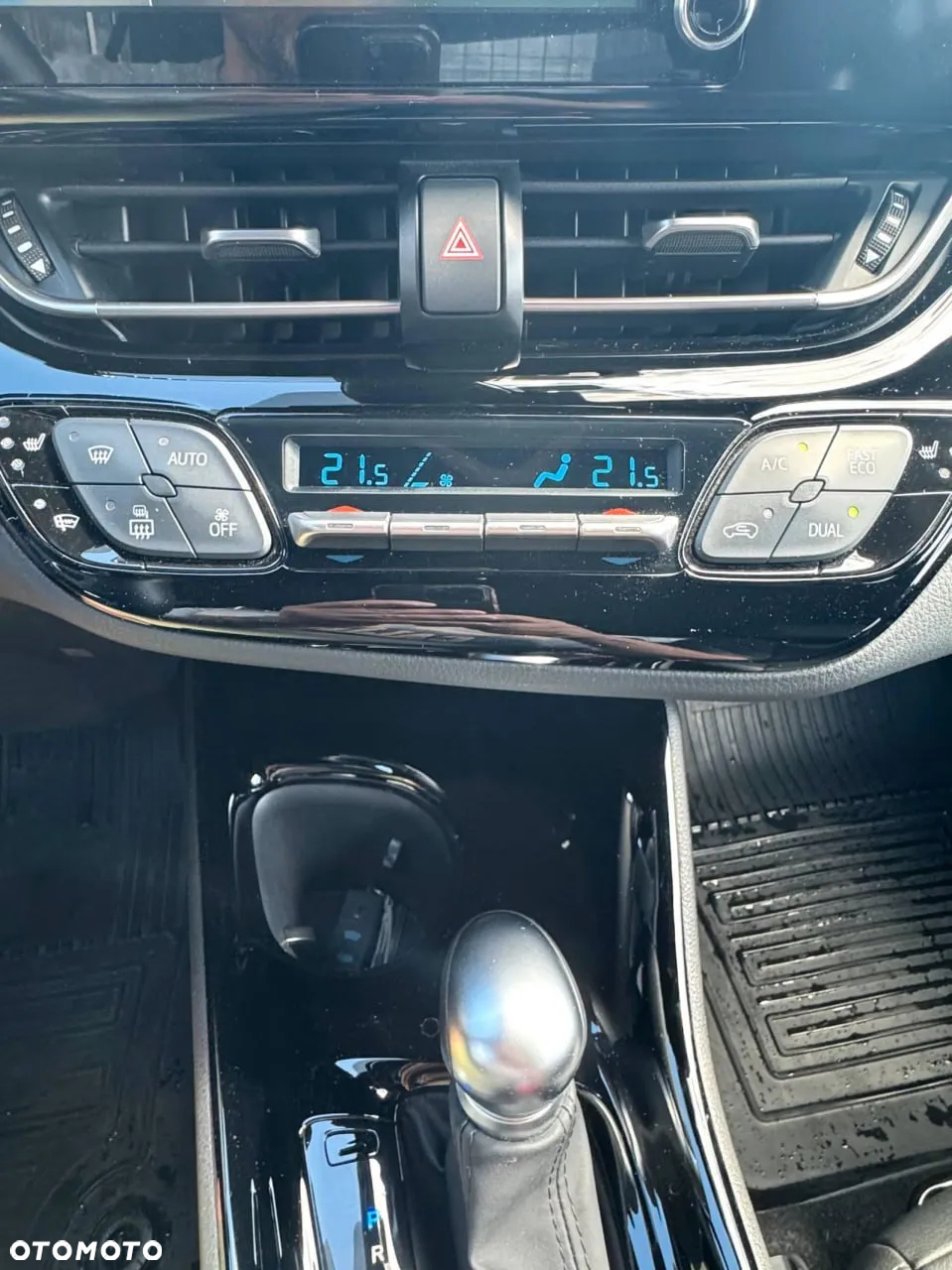 Toyota C-HR Hybrid Lounge - 5
