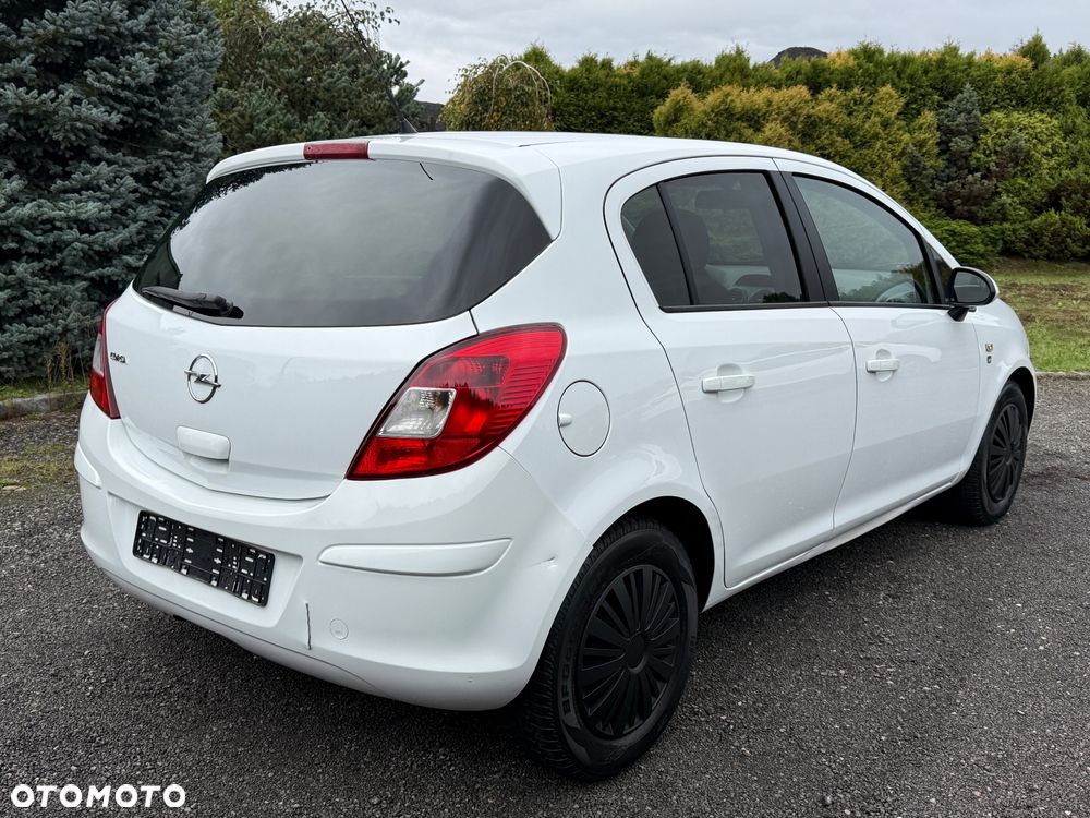 Opel Corsa 1.4 16V Cosmo - 12