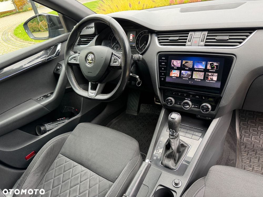 Skoda Octavia 2.0 TDI DSG RS - 30