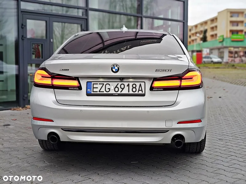 BMW Seria 5 530i xDrive Sport Line - 7