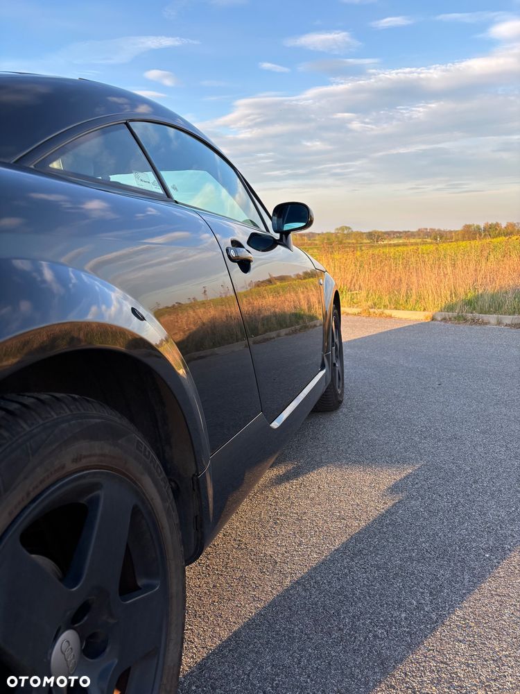 Audi TT Coupé 1.8T Quattro - 8