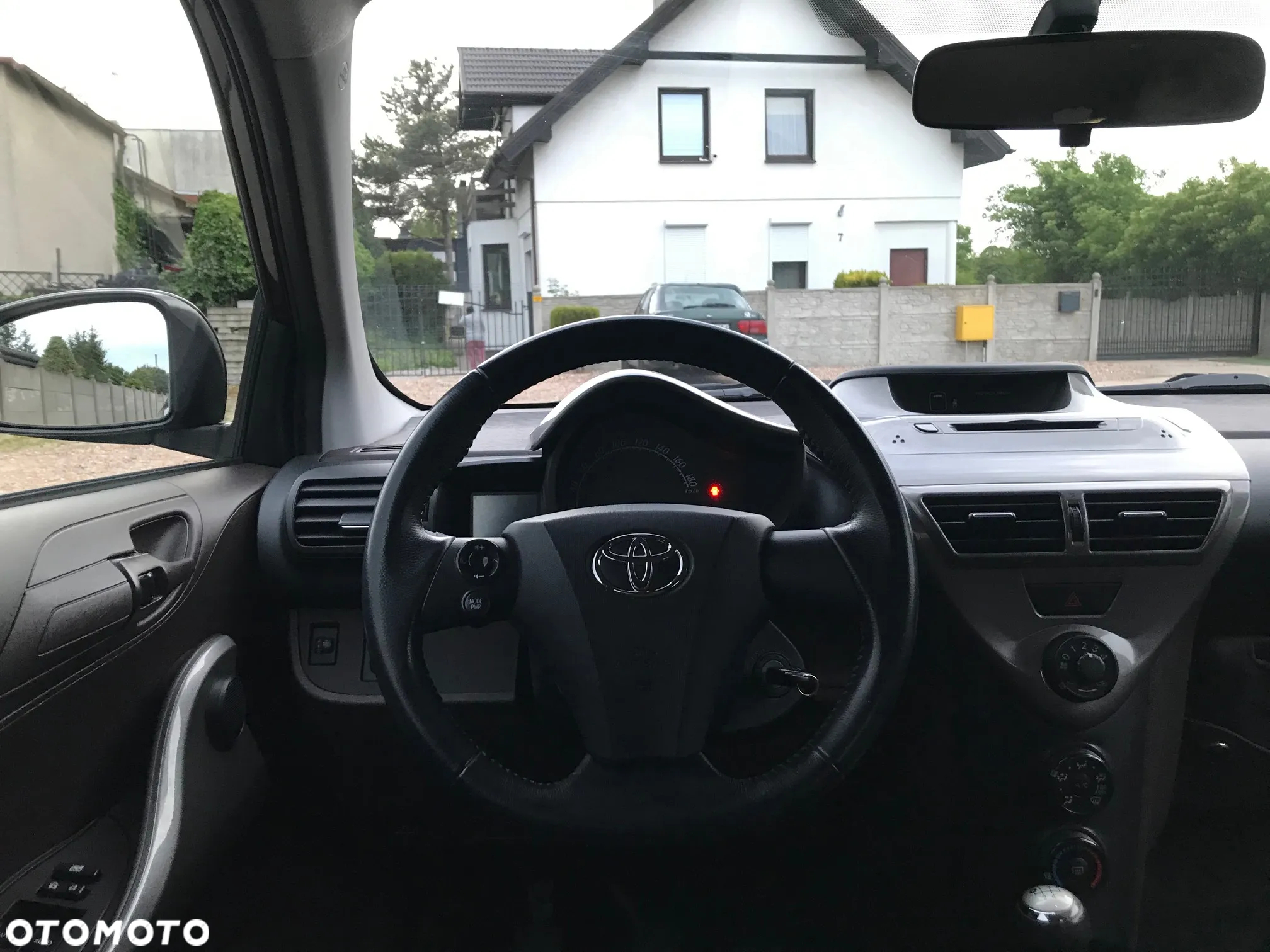 Toyota iQ 1.0 - 9