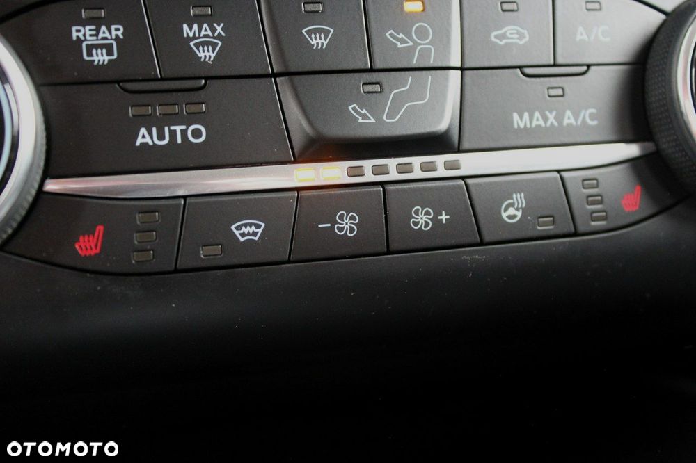 Ford Kuga - 31