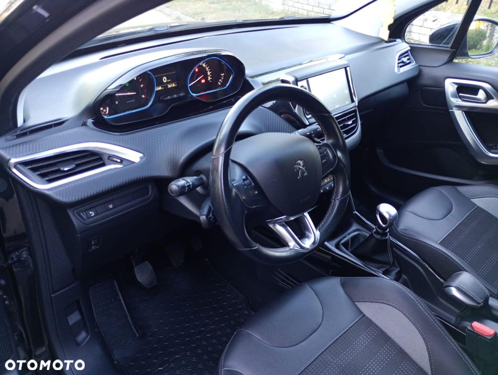 Peugeot 2008 BlueHDi 100 STOP & START Allure - 11